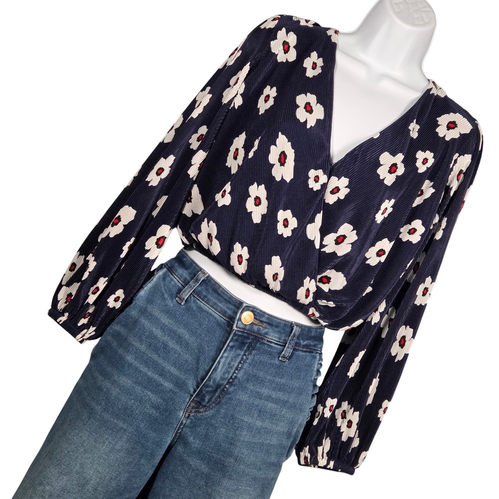 ASTR The Label Floral Plisse Crop Top Small Navy Bishop Sleeve Pleated Coquette